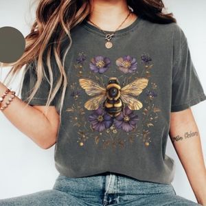 Vintage Floral Bee Shirt Queen Bee Gift For Nature Lover Cottagecore Tshirt Dark